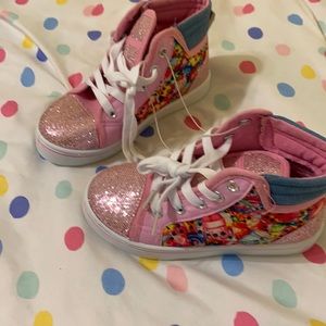 New shoes for kids color pink